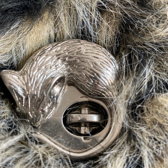 Marc by Marc Jacobs grey multi faux fur small purse. New with dust bag - Picture 9 of 11